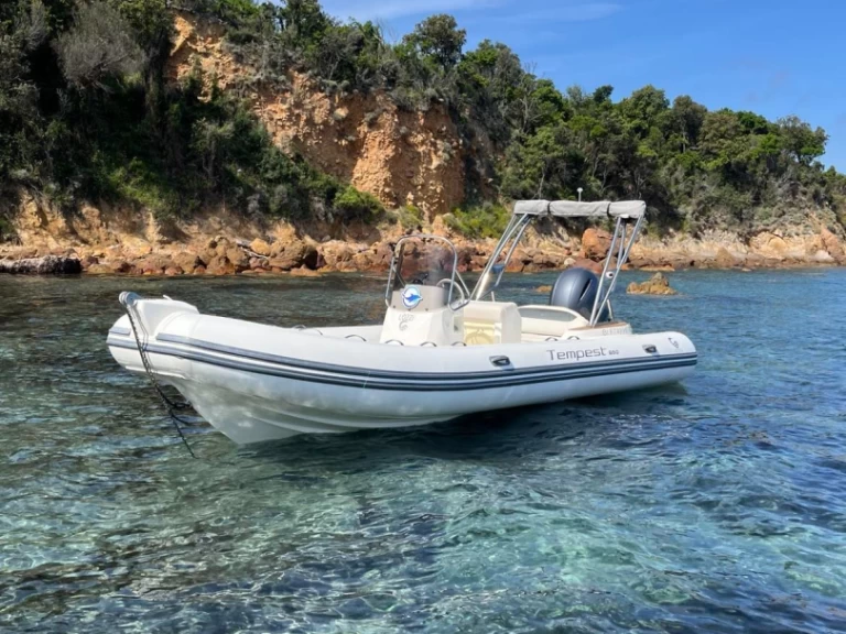 Pronajmout si Capelli Tempest 650 v Galéria