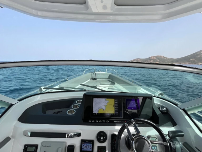 Pronájem lodi Axopar 28 T-Top v Galéria na Samboatu