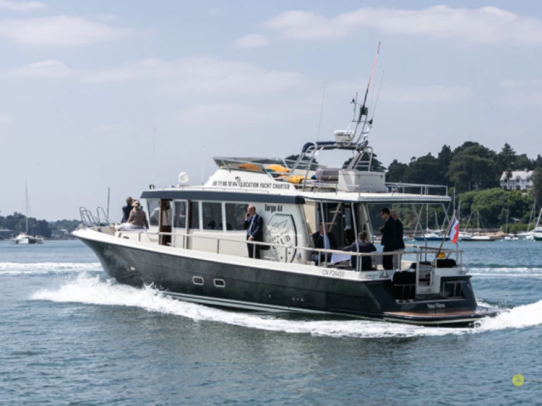 Pronájem lodi Vannes lákavé ceny TARGA 42