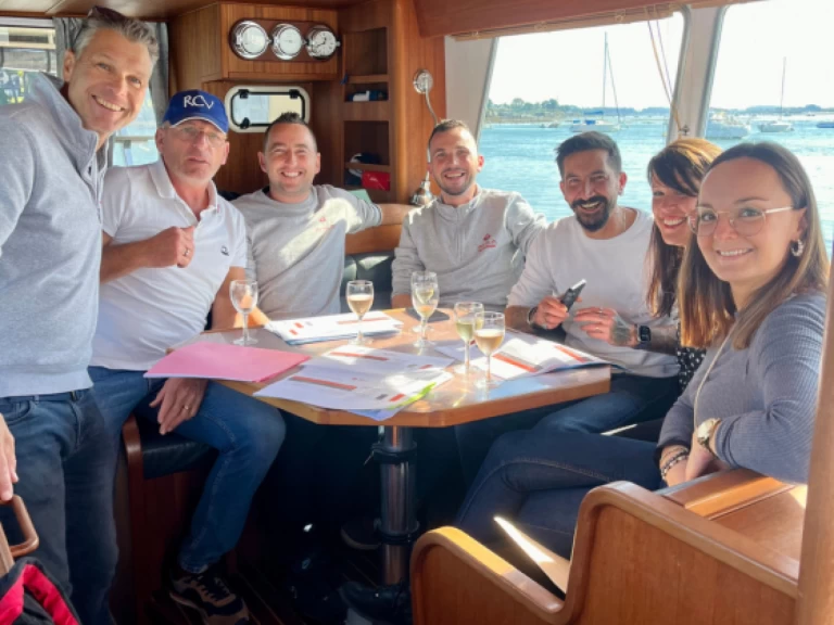 Motorová loď k pronájmu v Vannes za nejlepší cenu