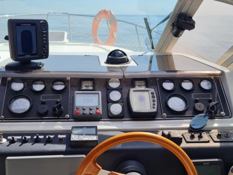 Pronajmout si Cranchi Cruiser 32 v Port de Mataró
