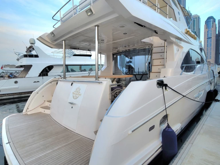 Pronájem Jachta v Dubai Marina -Gulf Craft - Majesty Yachts Refit 2023