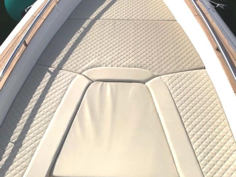 Pronájem Polotuhá loď Bsc s licencí