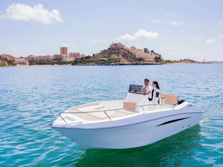 Pronájem lodi Astilux Ax-600 Open v Valencie na Samboatu