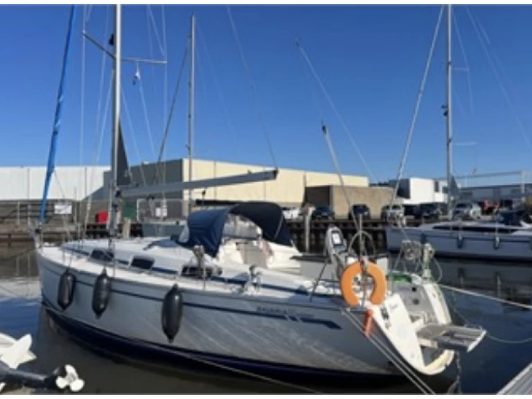 Pronájem Plachetnice Bavaria s licencí