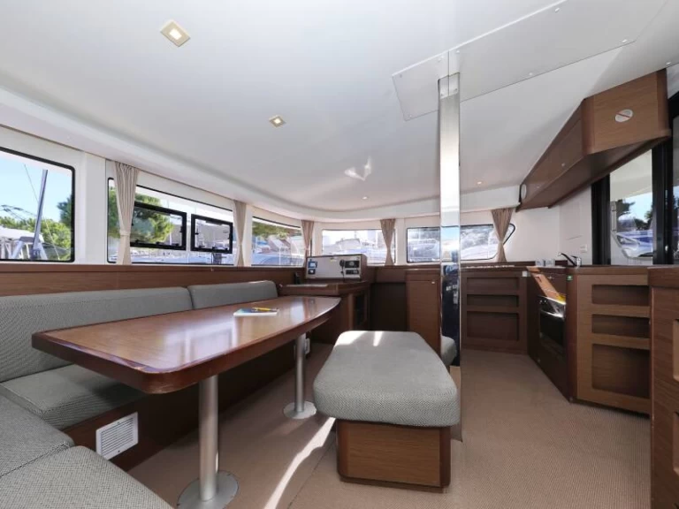 Lagoon Lagoon 42 jednotlivci a charterové společnosti v Le Marin