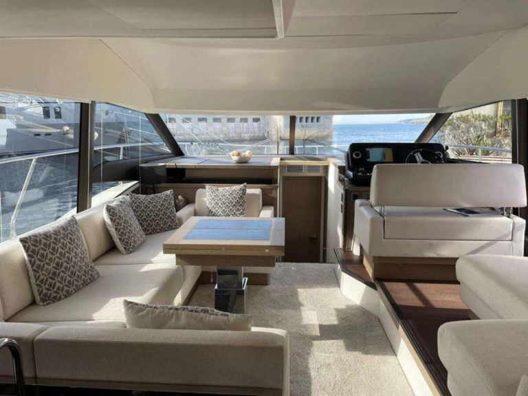 Pronájem Jachta Jeanneau s licencí