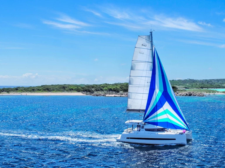 Pronájem Katamarán Bali s licencí