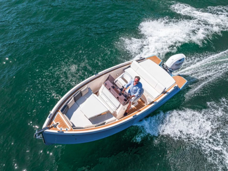 Pronajmout si VERGA 1958 VERGA SESTANTE 6.8 v Giardini-Naxos