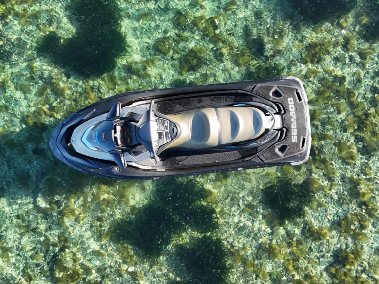 Pronajmout si Sea-Doo GTX  v Sant Antoni de Portmany