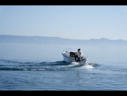 Pronajmout si Bénéteau California 440 v Évian-les-Bains