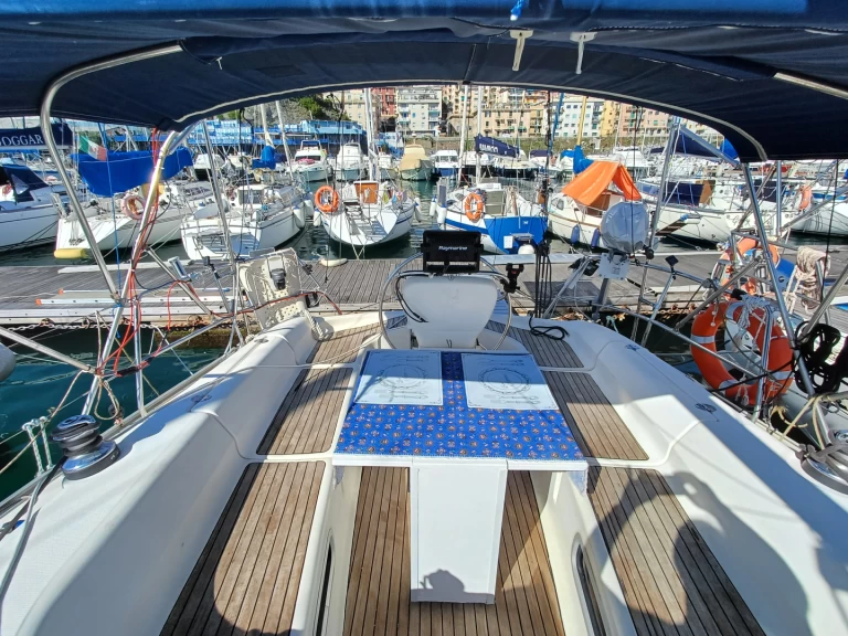 Pronajmout si Bavaria Bavaria 37 v Genova