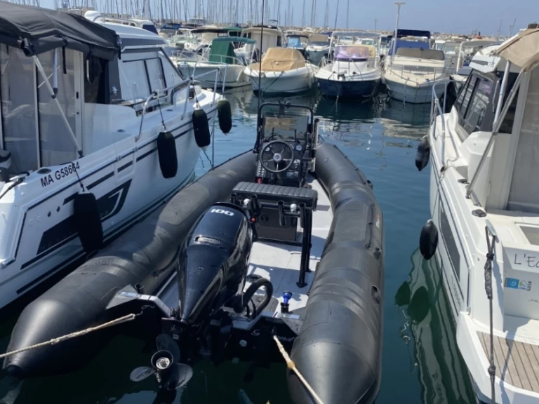 Pronajmout si Tarpon AD 55 v Marseille