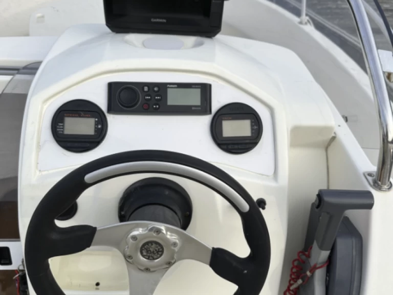 Jeanneau Cap Camarat 555 Style jednotlivci a charterové společnosti v Quiberon