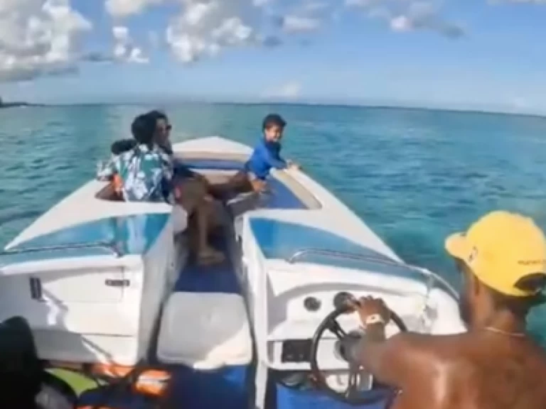 Cobra cobra26 jednotlivci a charterové společnosti v Blue bay