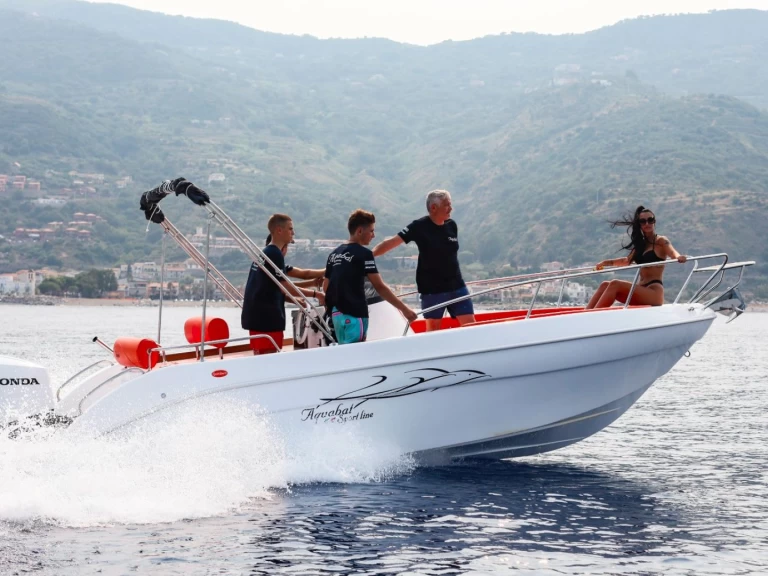 Aquabat Sport line 21 jednotlivci a charterové společnosti v Siracusa