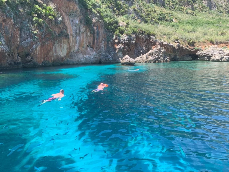 Pronajmout si tancredi Blue Max 19 Pro v Castellammare del Golfo