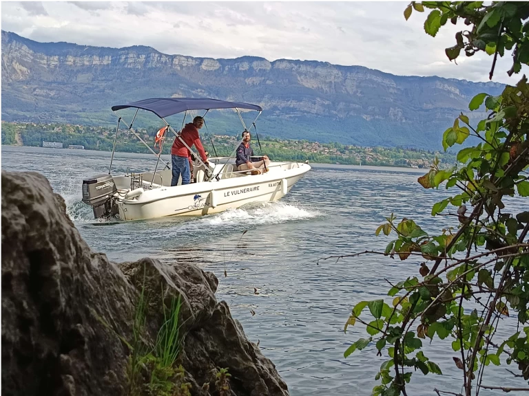 Sessa Marine Ocean 450 jednotlivci a charterové společnosti v Le Bourget-du-Lac