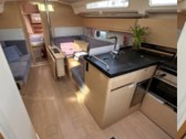 Pronajmout Plachetnice se skipperem či ne Hanse v Donji Seget