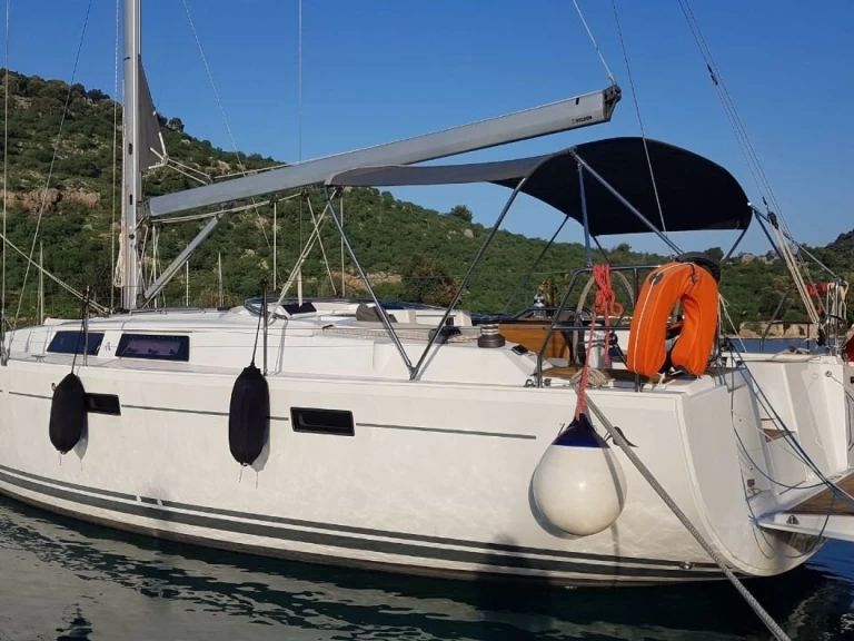 Pronájem lodi Hanse Hanse 415 v Fethiye na Samboatu
