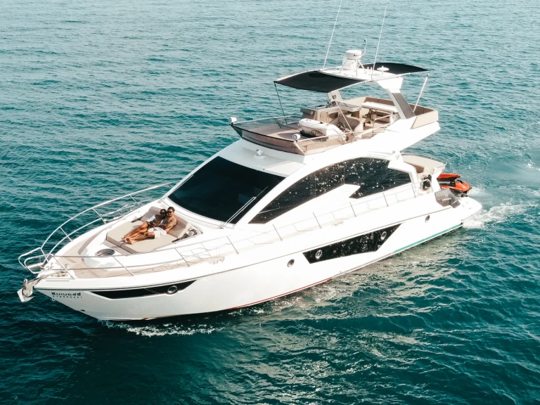 Pronajmout Jachta se skipperem či ne Cranchi v Ao Po