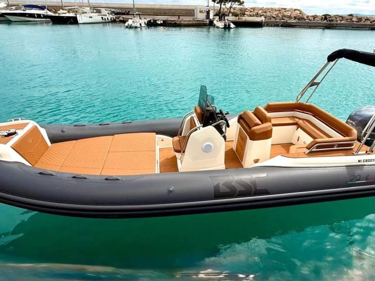 Bsc BSC 70 Limited jednotlivci a charterové společnosti v Saint-Laurent-du-Var