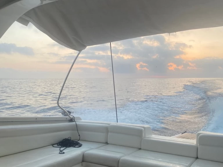 Pronájem lodi Neapol lákavé ceny Fiart 36 Genius