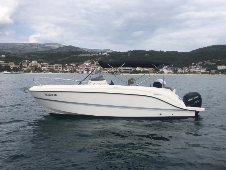 Pronájem Motorová loď v Trogir -Quicksilver Activ 805 Open