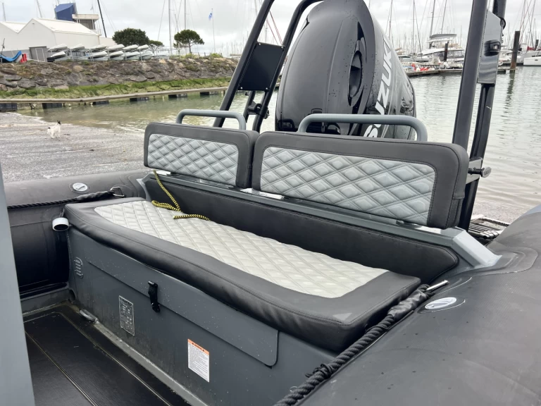 Pronajmout Polotuhá loď se skipperem či ne Highfield v La Rochelle