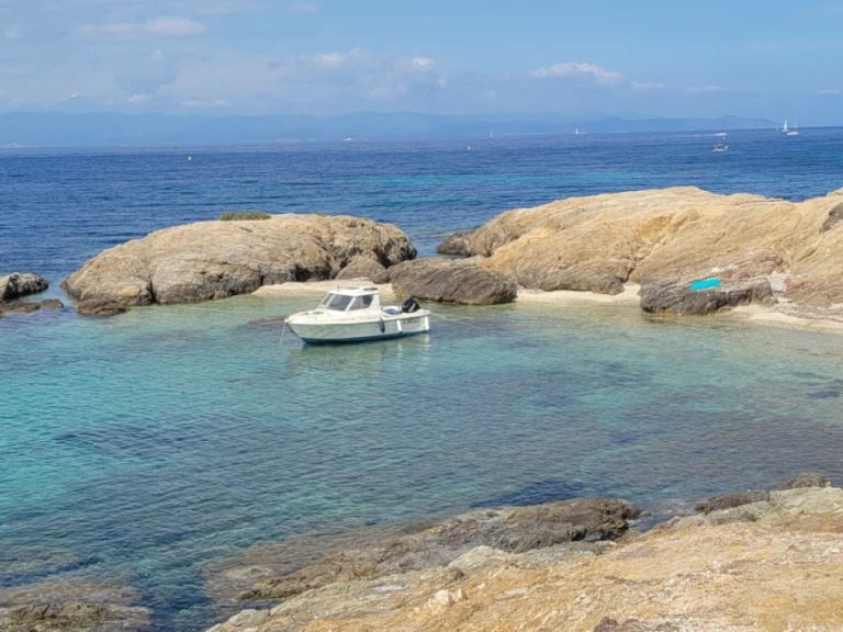 Guymarine 5.60 jednotlivci a charterové společnosti v Giens