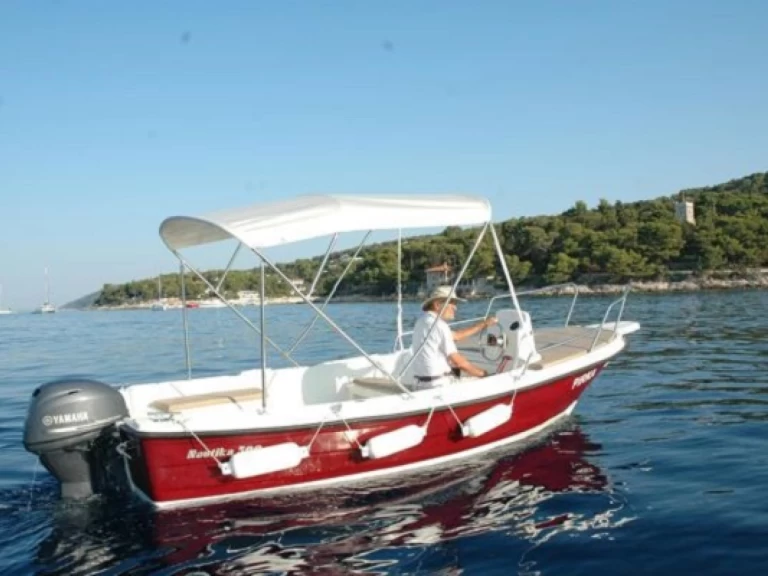 Pronájem lodi Hvar  lákavé ceny 500