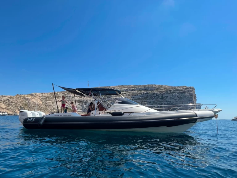 Pronájem lodi Valletta lákavé ceny Nuova Jolly Prince 38 Sport Cabin