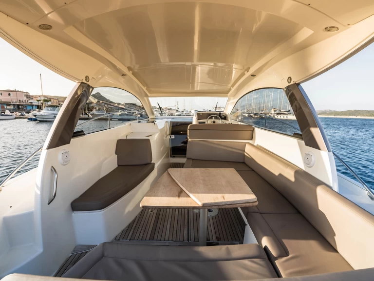 Pronájem lodi Jeanneau LEADER 9 HT v Madeira Islands na Samboatu