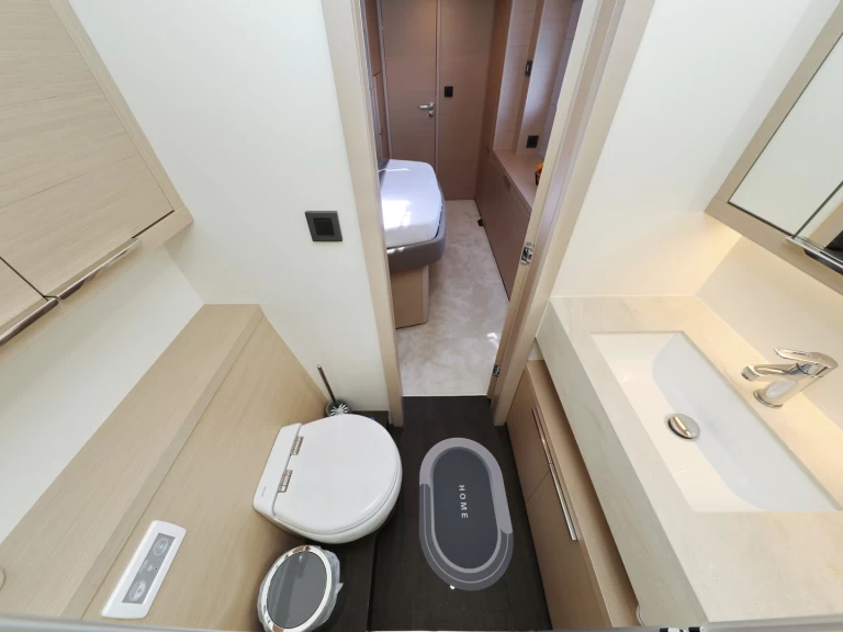 Pronájem lodi Split lákavé ceny Lagoon 55