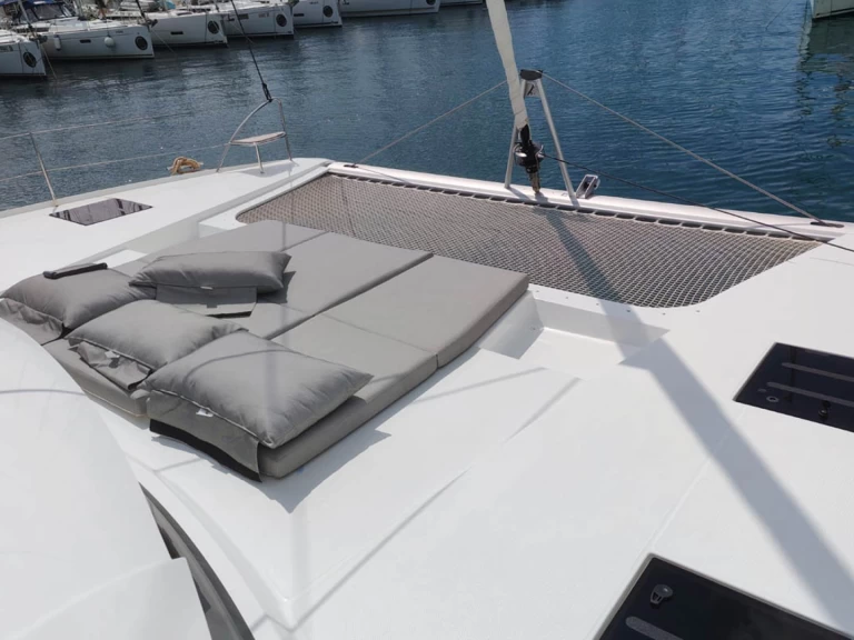 Pronajmout si Fountaine Pajot Tanna 47 v Donji Seget