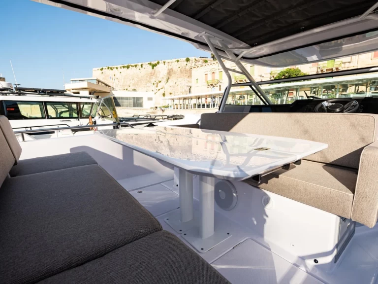 Pronájem Motorová loď v Il-Furjana -Axopar Axopar 37 Sun-Top