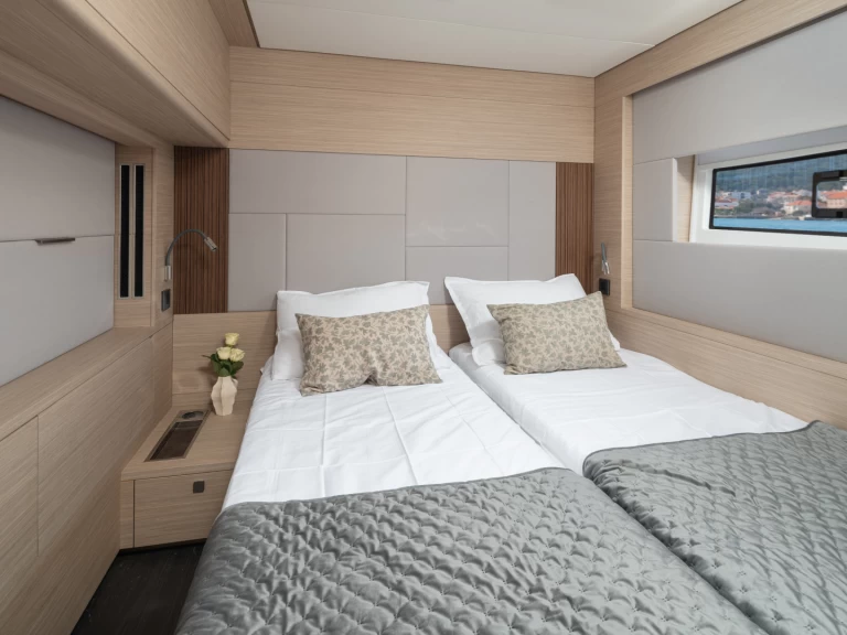 Pronajmout si Lagoon Lagoon 60 v Split