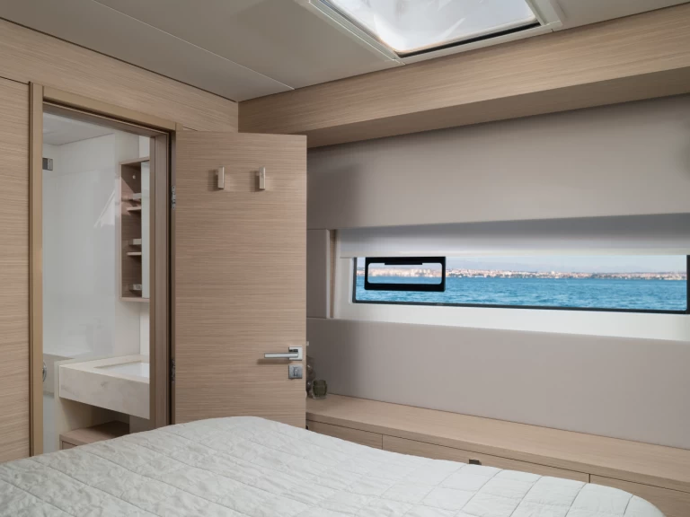 Pronájem lodi Split lákavé ceny Lagoon 60