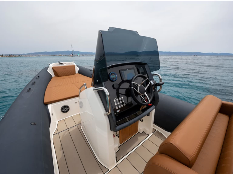 Pronájem Polotuhá loď v Santa Eularia des Riu -Bsc Elegance 78