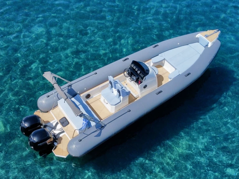 Pronájem lodi Korfu lákavé ceny Rid 300 hp (2 x 150 )