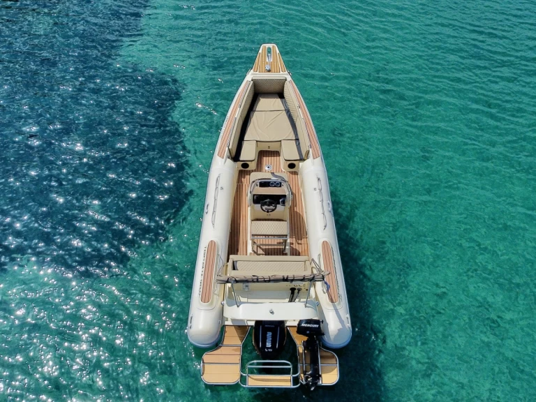 Pronájem Polotuhá loď v Korfu -Boss Rib