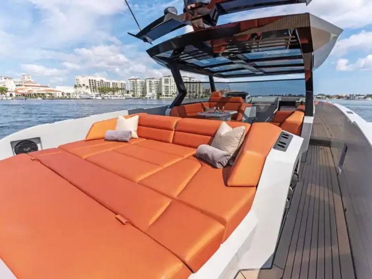 Pronájem jachty v Port Cogolin -Vanquish 58 T-Top Eleven na Samboatu