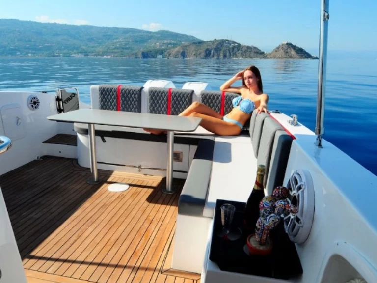 Pronájem lodi Saver Saver 330 WA v Patti na Samboatu