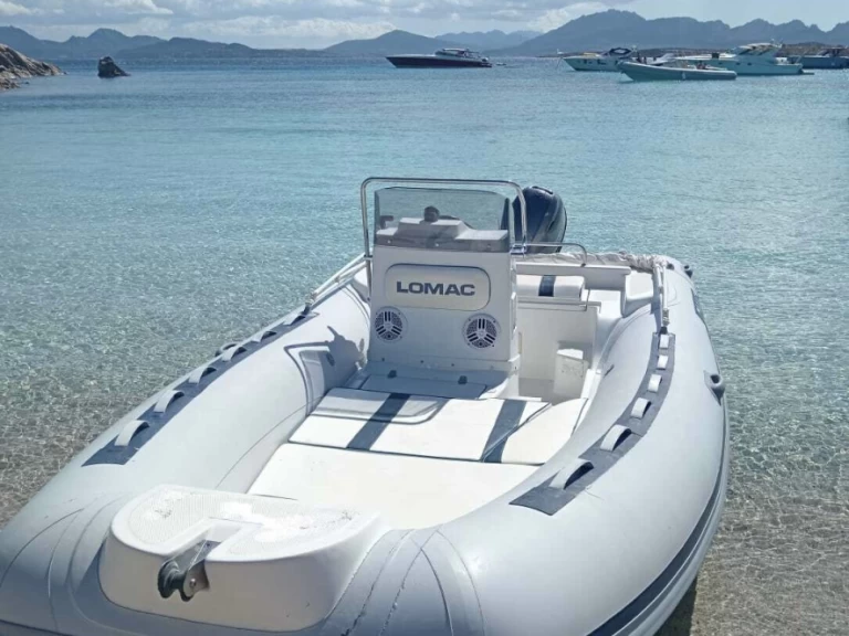 Pronájem Polotuhá loď Lomac s licencí