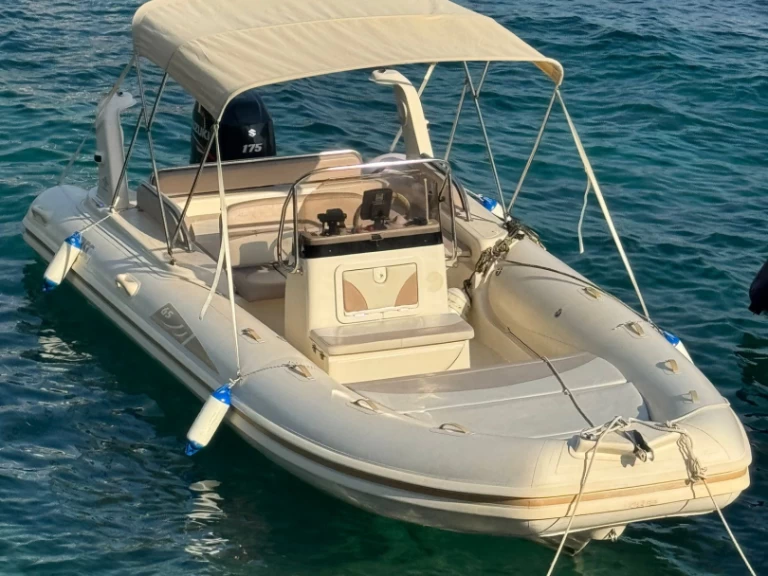 Pronajmout si Bsc BSC 65 v Hvar 