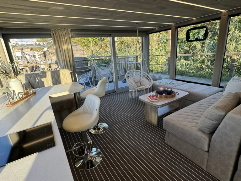 Pronajmout Říční loď se skipperem či ne Luxboot v Waren (Müritz)