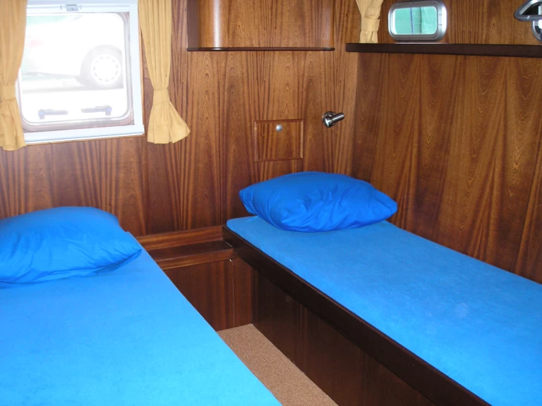 hibo1300 Hibo 1300 Exclusive jednotlivci a charterové společnosti v Woudsend