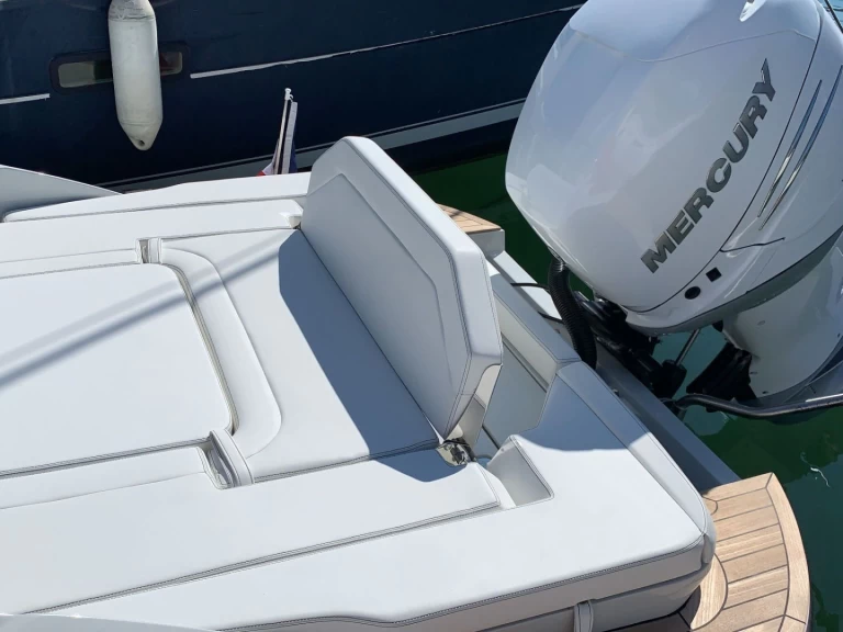 Pronájem lodi Port Grimaud lákavé ceny Libra open