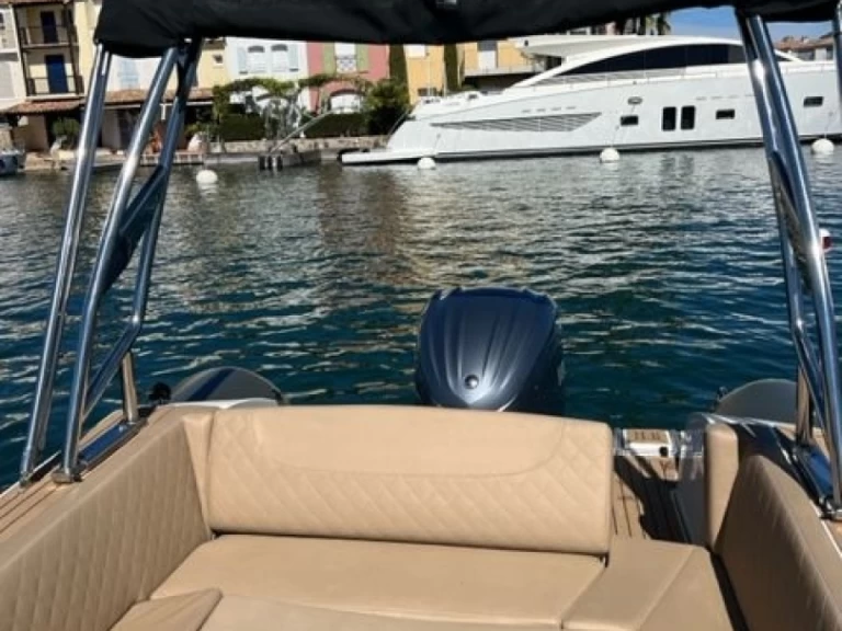 Pronájem Polotuhá loď Capelli s licencí