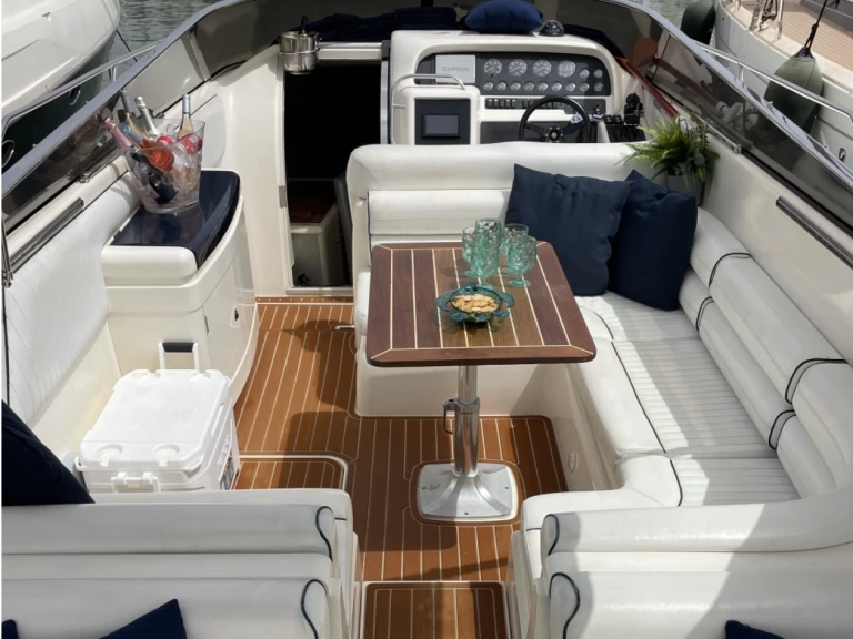 Pronájem jachty v Palma de Mallorca -Sunseeker apache 45 na Samboatu